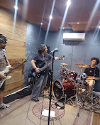 Apresentação ao Vivo - Banda em Estúdio